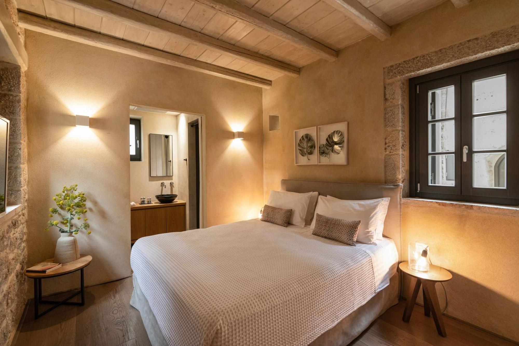 Korona Boutique Hotel Oitilon Luaran gambar